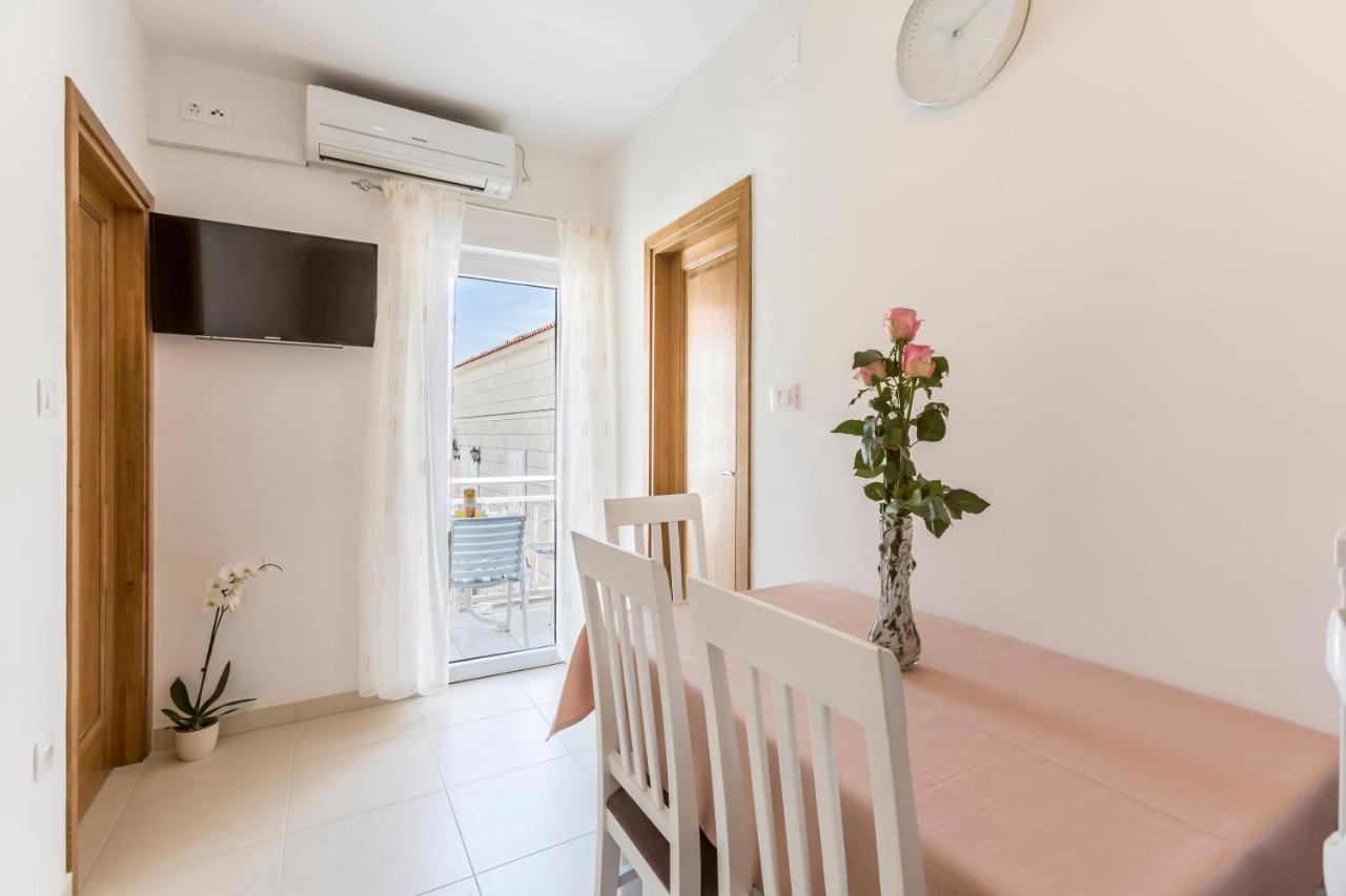 Apartmani Bezmalinovic Bol Exterior photo