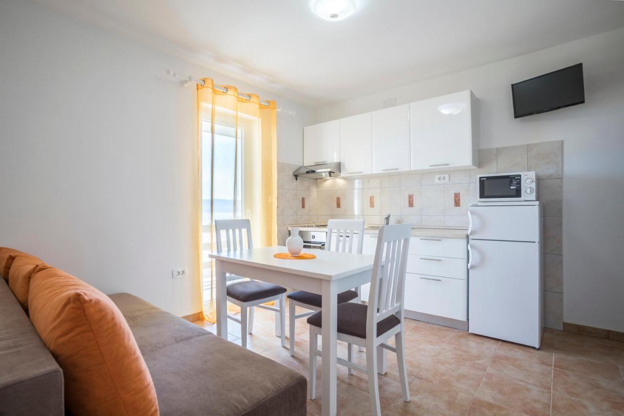 Apartmani Bezmalinovic Bol Exterior photo