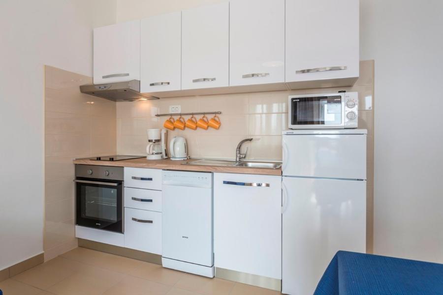 Apartmani Bezmalinovic Bol Exterior photo