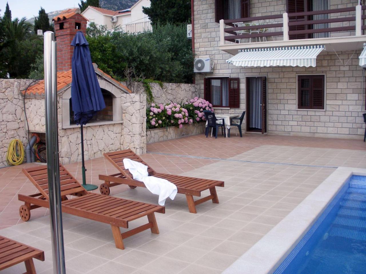 Apartmani Bezmalinovic Bol Exterior photo