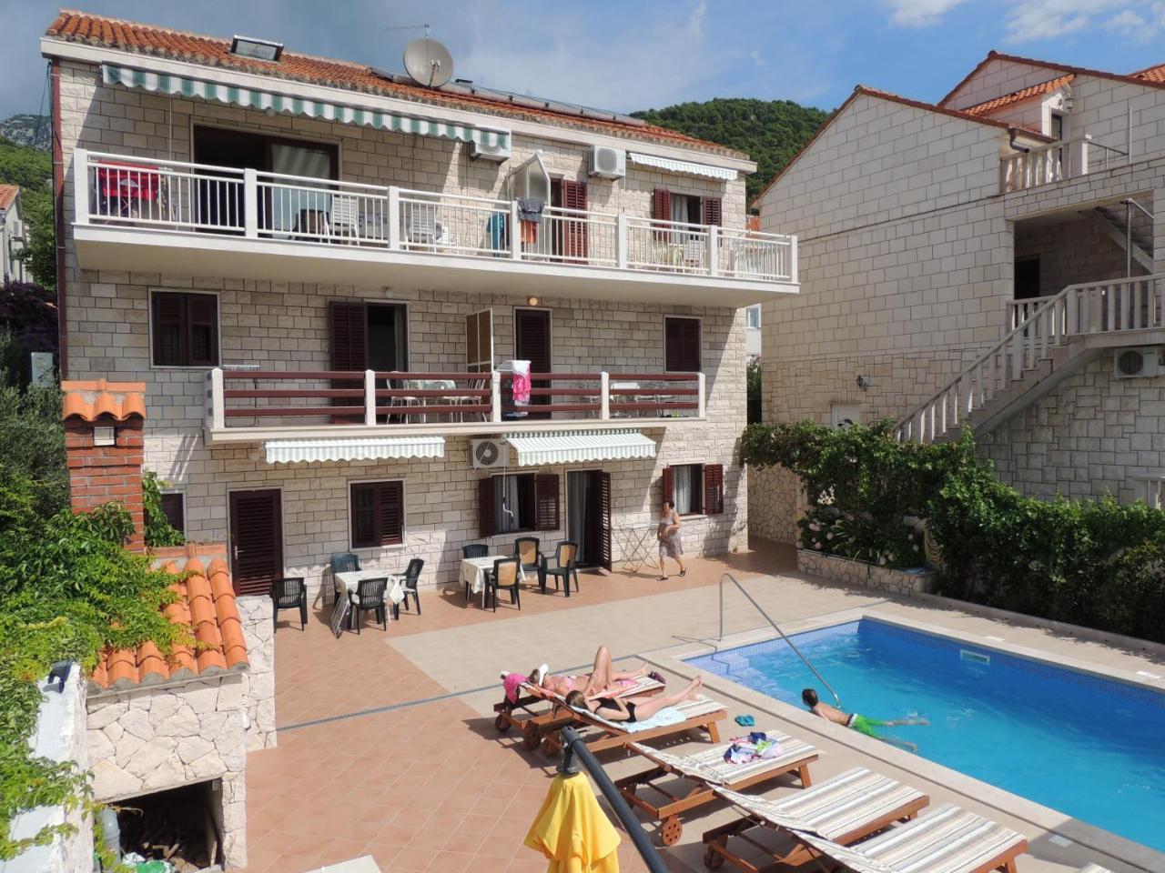 Apartmani Bezmalinovic Bol Exterior photo
