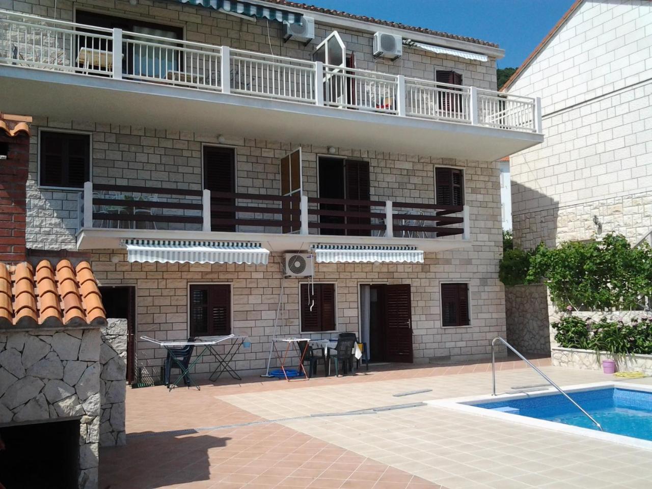 Apartmani Bezmalinovic Bol Exterior photo